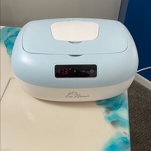 Blue and White Wipe Warmer